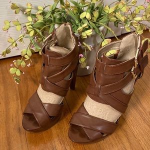 GUESS Brown Heeled Sandals-6M